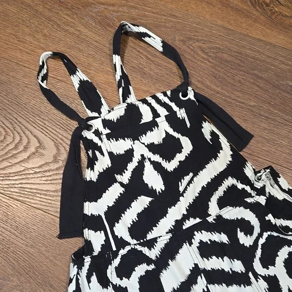 ANTHROPOLOGIE CONSTANCE BLACK AND WHITE WIDE LEG OVERALLS SIZE MED.   #7354 - Picture 6 of 10